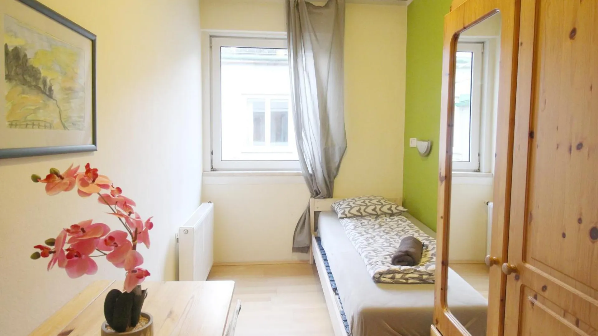 Single Room In Hutteldorfer Strasse Area Wien Österrike